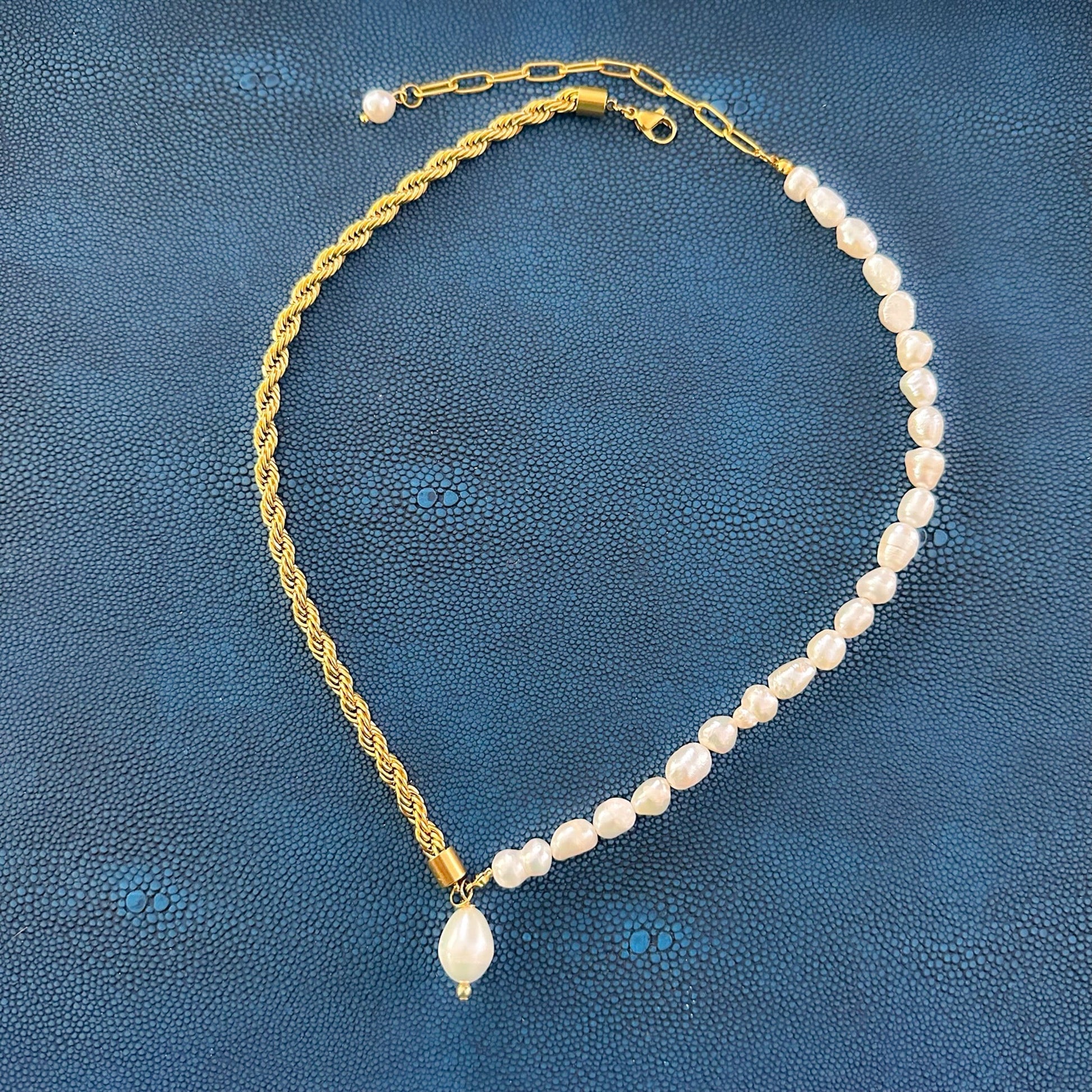 DRIP JEWELRY Pearl Rope Necklace