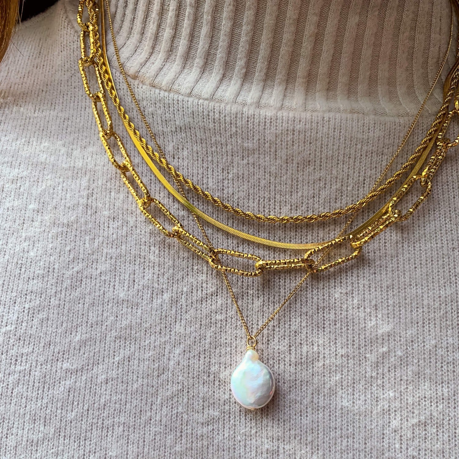 DRIP JEWELRY NECKLACES Pear Pearl Necklace